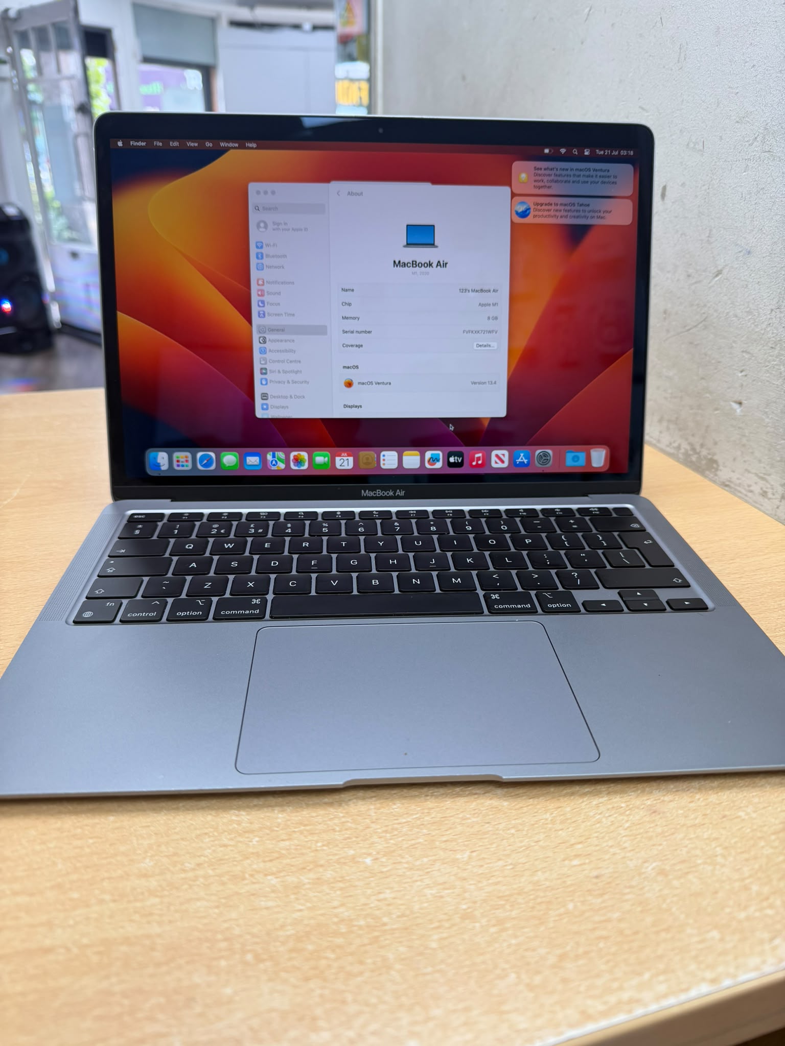 Pre-owned MacBook Air M1 13 inch 8GB RAM 256GB SSD A2337 Space